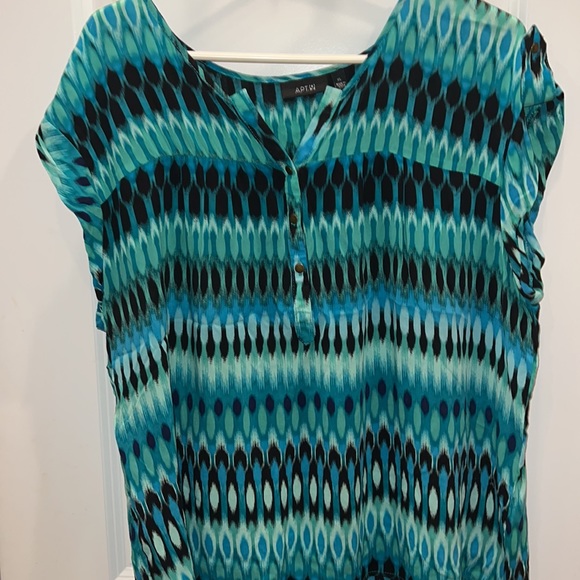 Lightweight rayon colorful blouse - Picture 1 of 6